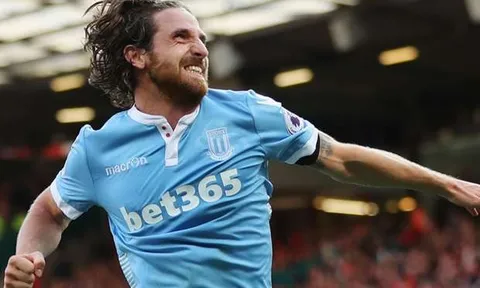 Joe Allen không cam lòng sút tung lưới M.U