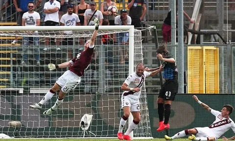 Joe Hart mắc lỗi khiến đội nhà thua trận ngày ra mắt