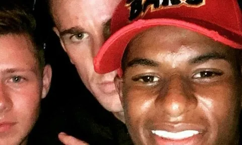 Joe Hart ‘quẩy’ cùng Rashford trước khi rời Manchester