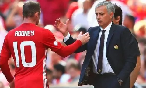 Jose Mourinho bị chê không biết dùng Rooney