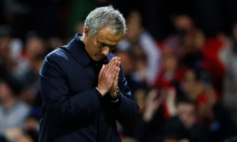 Jose Mourinho: Quá dễ để là fan Man United sau cú ăn 3