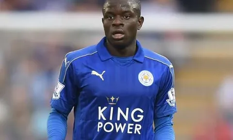 Kante khiến Arsene Wenger đứng ngồi không yên
