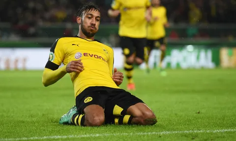 Khi Aubameyang khiến Dortmund lo lắng