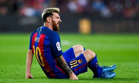 Khi đôi chân Messi bị xâu xé dữ dội