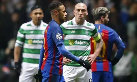 Khoảnh khắc Neymar nóng mặt vì bị chơi xấu