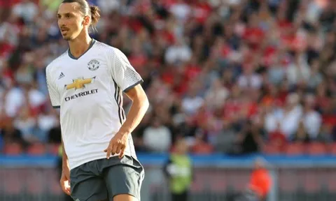 Không Messi và Ronaldo, Ibrahimovic xuất sắc nhất thế giới