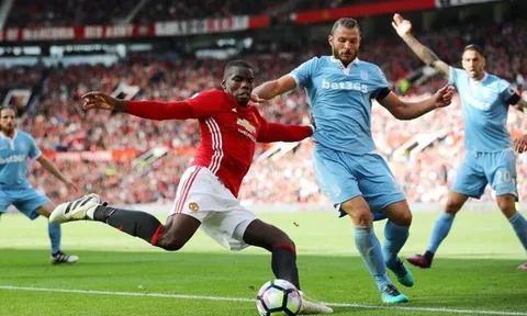 Klopp bóng gió chê Man Utd
