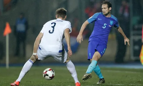 Kỹ năng chuyền bóng siêu việt của Daley Blind