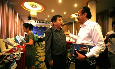 Lạ lùng trọng tài Việt