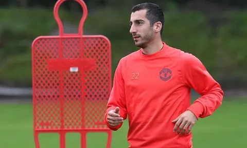 Liên tục bị 'trảm', Mkhitaryan bật lại Mourinho