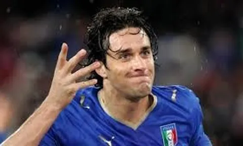 Luca Toni, sát thủ lừng danh một thời của Italia
