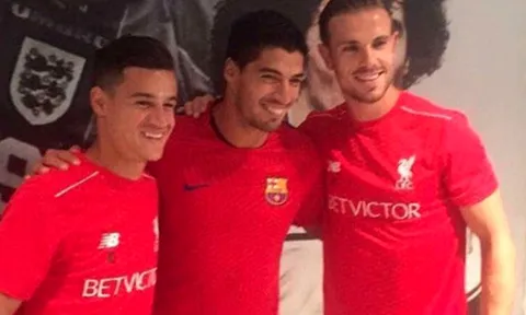 Barca thua đậm Liverpool, Suarez 'ăn mừng'