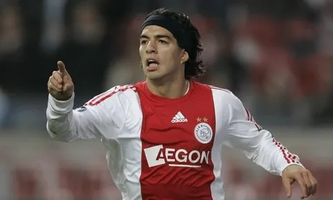 Luis Suarez thời còn tung hoành trong màu áo Ajax