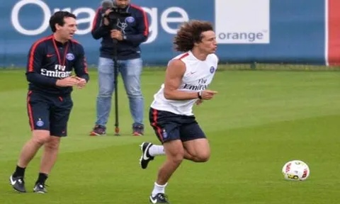 HLV PSG phản ứng gì khi Luiz đòi ra đi?