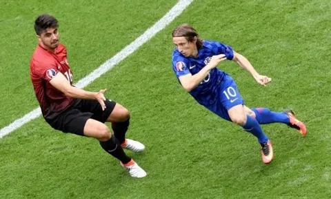 Mourinho muốn có 'tội đồ' của Thổ Nhĩ Kỳ ở EURO 2016