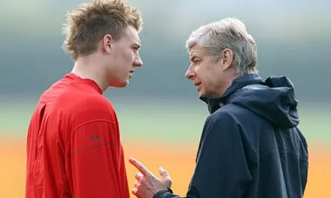 Lý do khiến Bendtner không thể bằng Messi, Ronaldo