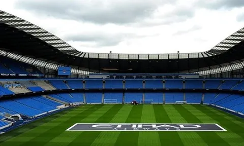 Lý do khiến sân Etihad nồng nặc mùi tỏi
