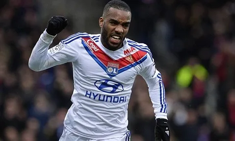Lyon ra giá "điên rồ" cho Lacazette khiến Arsenal nản lòng
