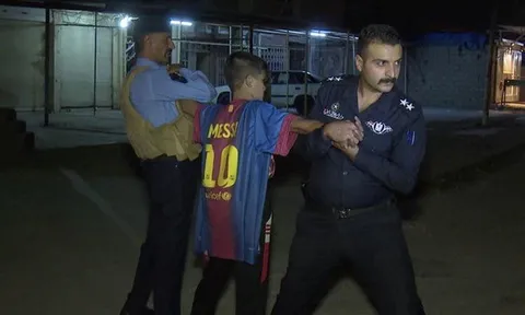 Mặc áo Messi, đi đánh bom khủng bố