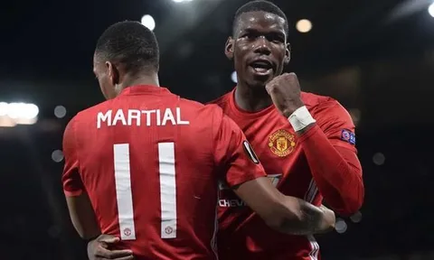 Mặc chỉ trích, Pogba vẫn vui vẻ lên tivi
