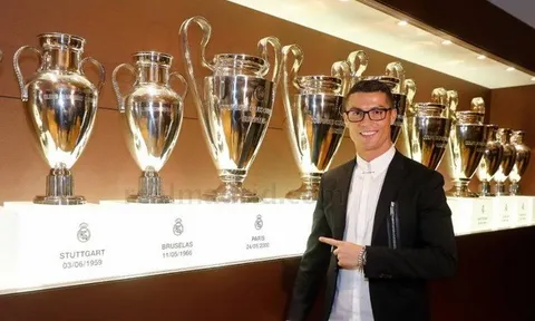 Ronaldo gia hạn hợp đồng với Real Madrid: Biểu tượng thiên hà