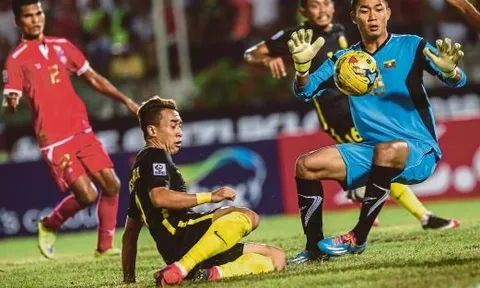 Báo Malaysia chê hàng tiền vệ đội nhà yếu kém