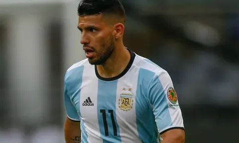 Man City lo sốt vó vì tình hình Aguero