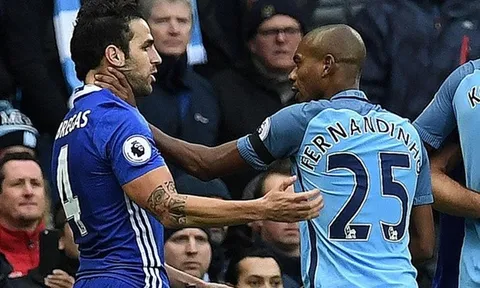 Man City thua trận, Pep không thèm bắt tay Fabregas