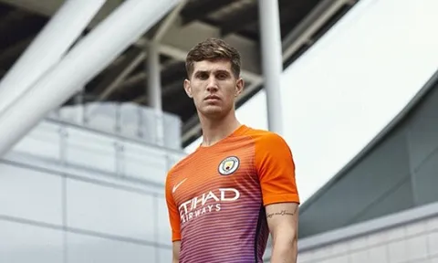 Man City trình làng áo đấu thứ 3 "tím cam" cực chất