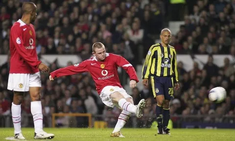 Màn ra mắt C1 đỉnh cao của Wayne Rooney