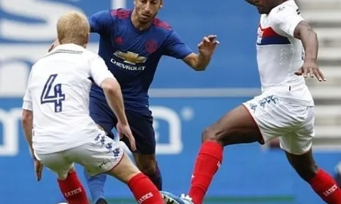 Màn ra mắt Man United ấn tượng của Henrikh Mkhitaryan