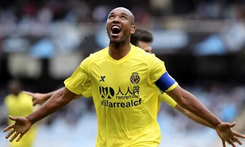 Màn trình diễn của 'Ngọc trai đen' Marcos Senna trước Barca