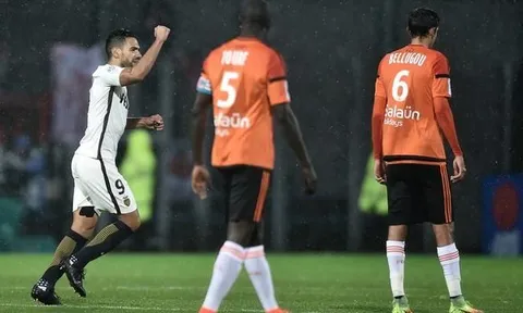 Màn trình diễn của Radamel Falcao trước Lorient