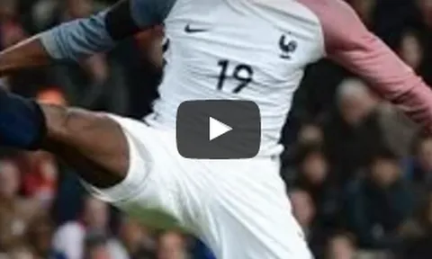 Màn trình diễn 'ma thuật' của Paul Pogba