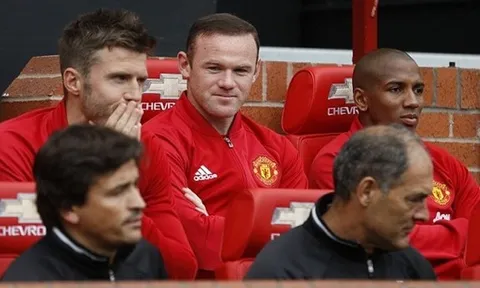 Man Utd đá 45 phút, số phận Rooney an bài