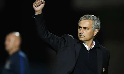 Man Utd ghi bàn, Mourinho có ăn mừng trước Chelsea?