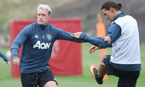 Đã rõ tương lai Phil Jones