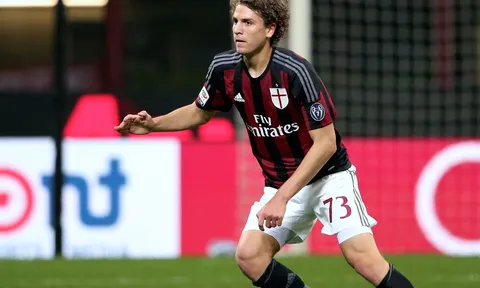 Những thành công bất ngờ từ việc "trẻ hóa" của AC Milan