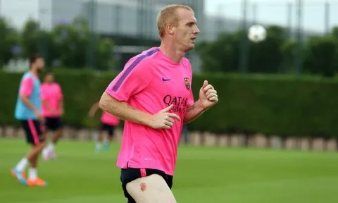 Trung vệ của Barca trở lại tập luyện