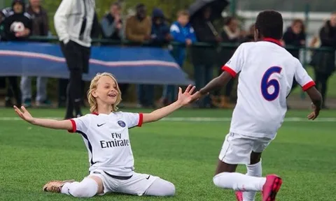 Con trai Ibrahimovic khiến fan M.U sướng phát điên