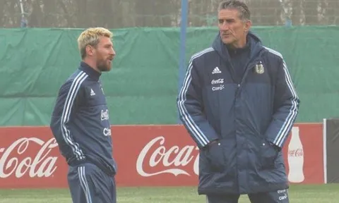 Messi biết mọi thứ về bóng đá