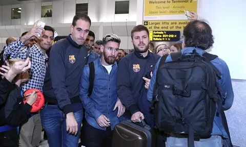 Messi cùng dàn sao Barca sành điệu đổ bộ sân bay Manchester