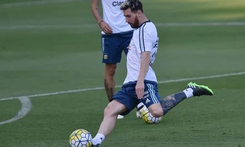 Messi đổi phong cách, lần này là hình xăm