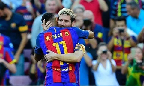 Messi ghi bàn ngày tái xuất, Barca hạ đẹp Deportivo