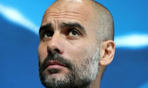 Messi suýt tẩn người của Man City, Pep nói gì?