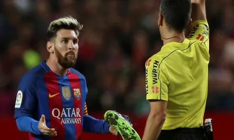 Barca kêu oan cho Messi vụ "chiếc giày rách"