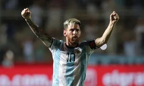 Messi tỏa sáng bằng siêu phẩm, Argentina thắng đậm Colombia