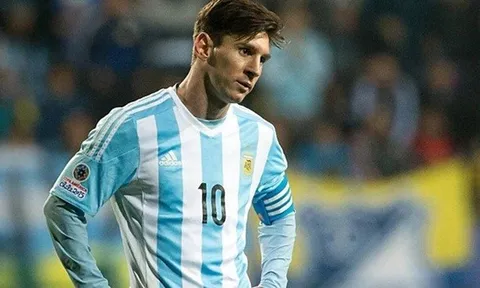 Messi một lần nữa oằn vai vì món nợ dân tộc