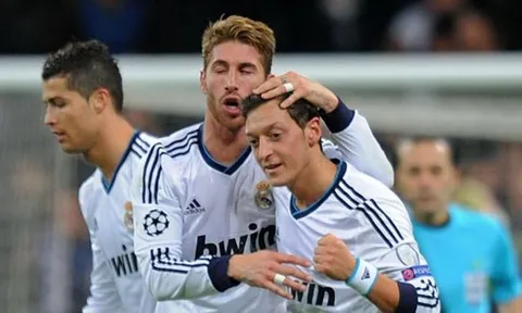 Mesut Oezil chọn ra hậu vệ xuất sắc nhất thế giới