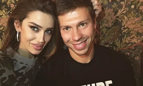 Wags Nga bị fan la ó vì khoe túi xách đắt tiền sau khi đội nhà bị loại